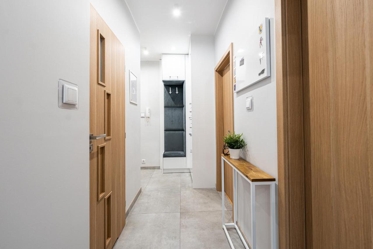 Apartment Bluebird Katowice Near Spodek Mck & City Center ภายนอก รูปภาพ