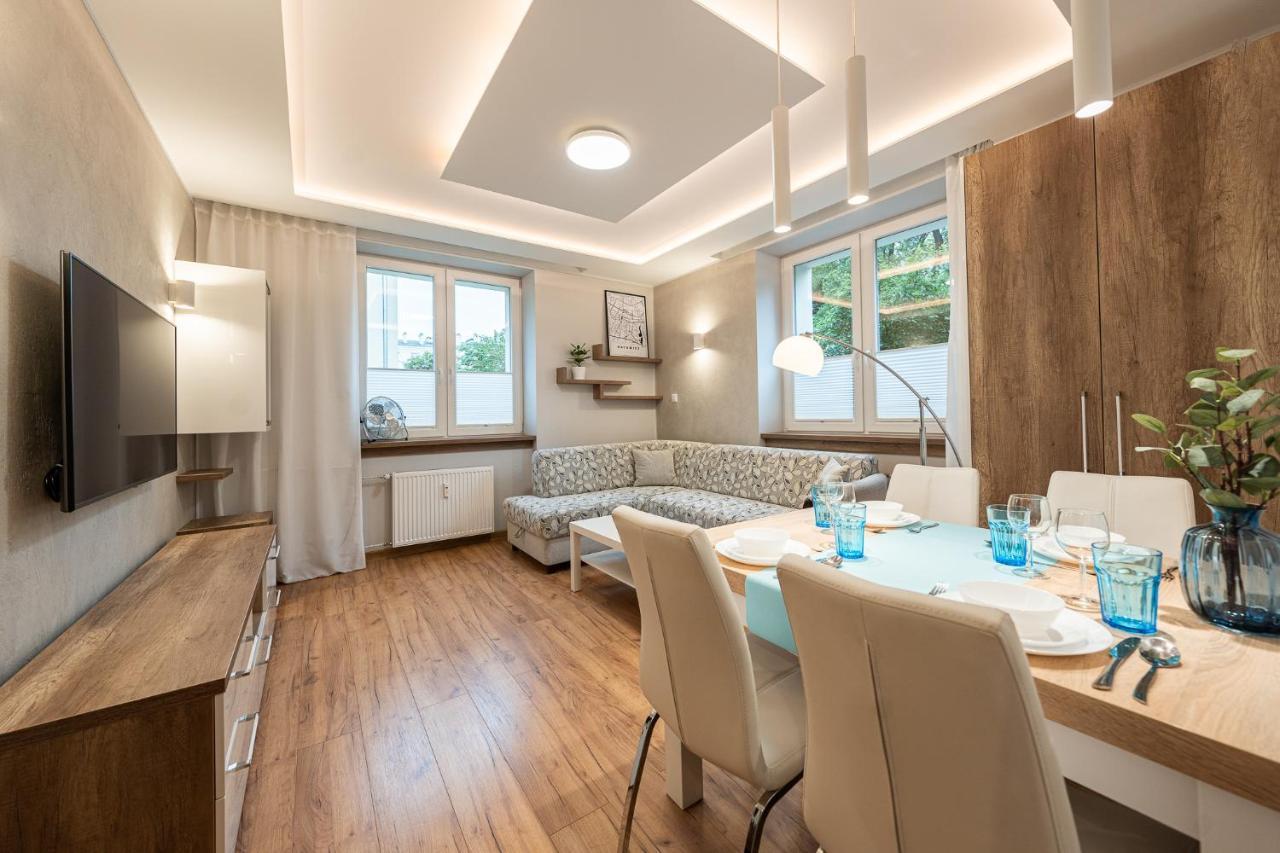 Apartment Bluebird Katowice Near Spodek Mck & City Center ภายนอก รูปภาพ